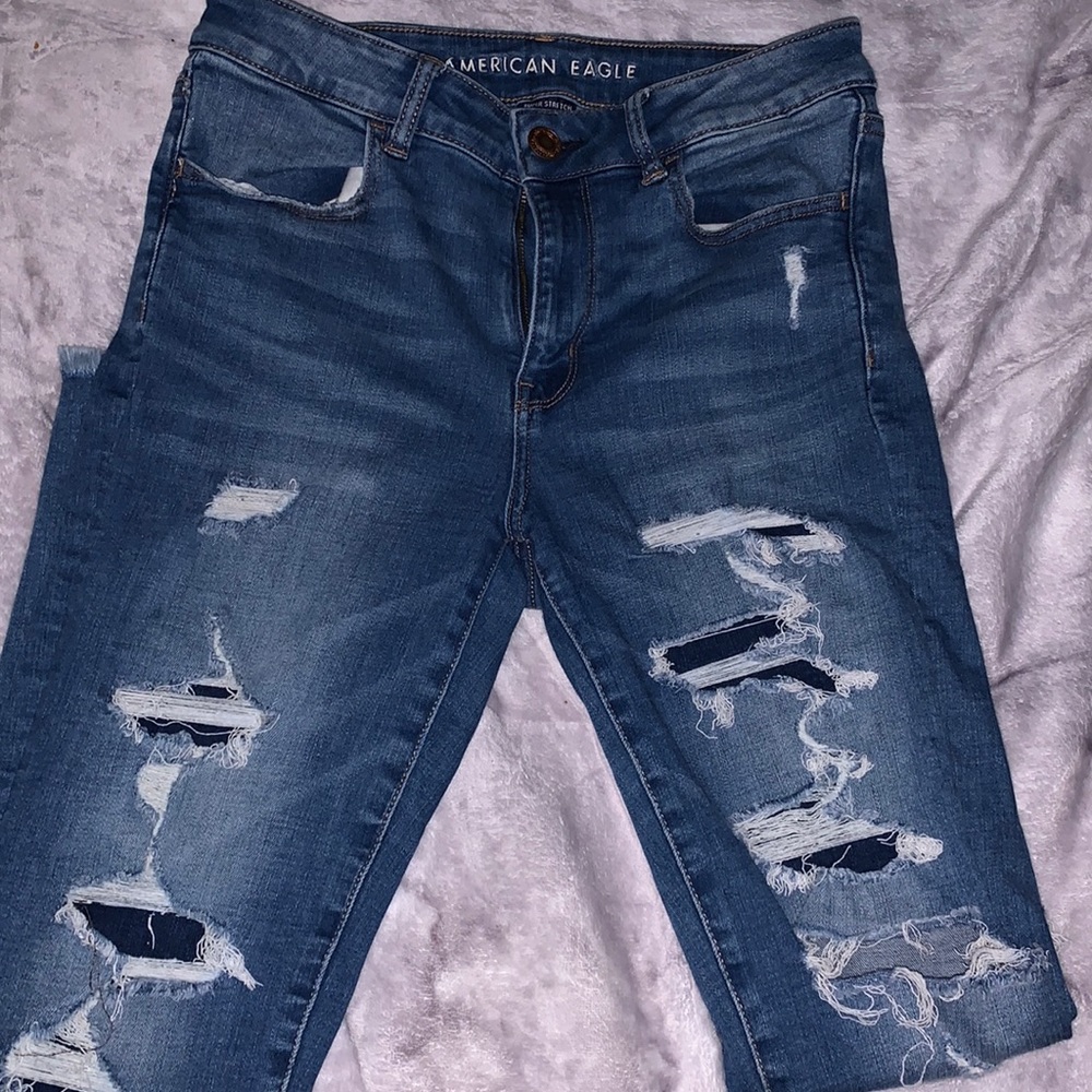 AMERICAN EAGLE JEANS